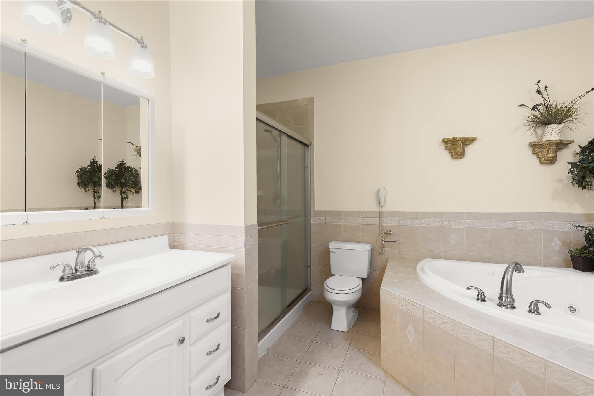 5530 Jim Pickett Road Sykesville, MD 21784 - Photo 46 of 76 En suite full bathroom