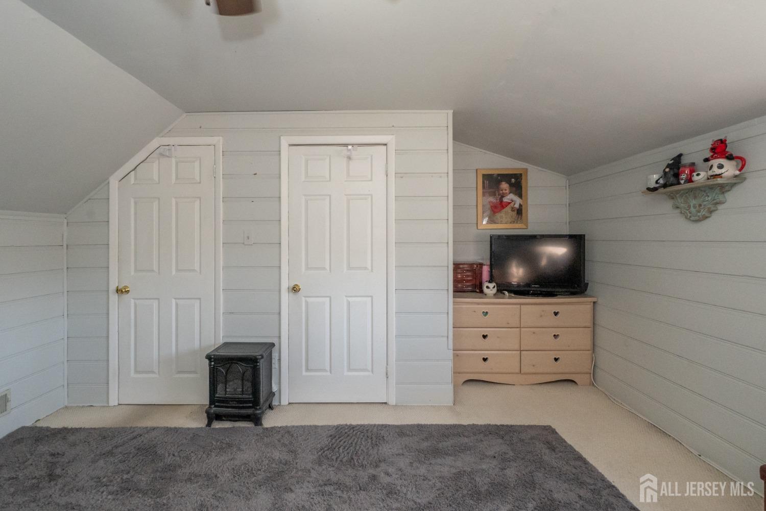 258 Sunset Avenue Old Bridge, NJ 08857 - Photo 12 of 27 a view of an empty room and workspace