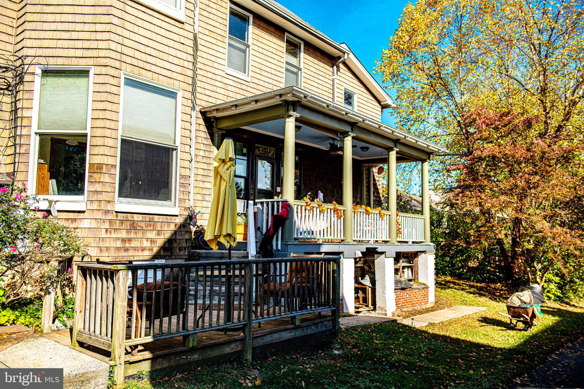 1537 South Rolling Road Halethorpe, MD 21227 - Photo 5 of 24 front view of a house with a yard