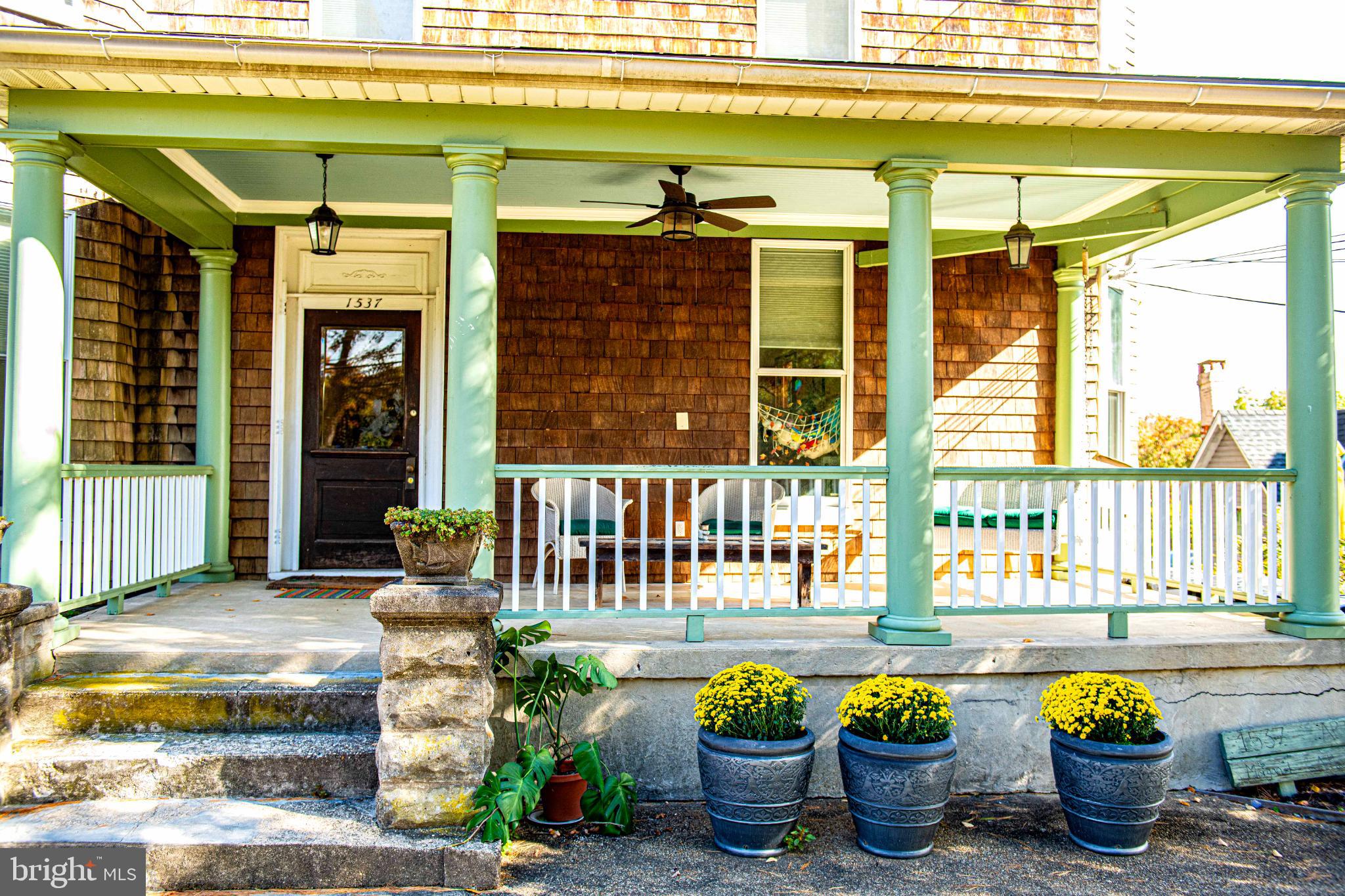 1537 South Rolling Road Halethorpe, MD 21227 - Photo 6 of 24 a view of a patio with chairs and plants