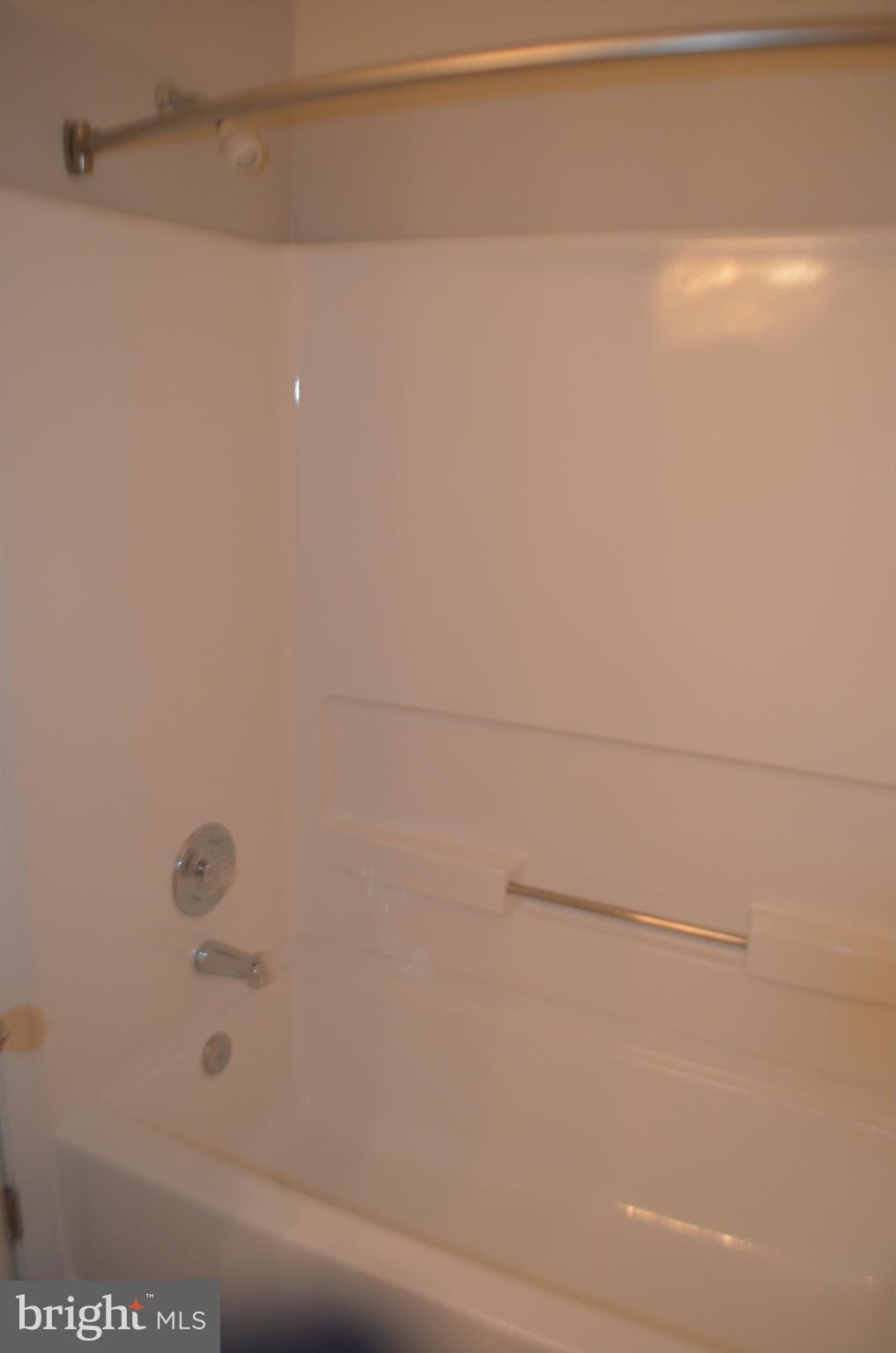 14905 Rydell Road, Unit 302 Centreville, VA 20121 - Photo 12 of 13 Bath
