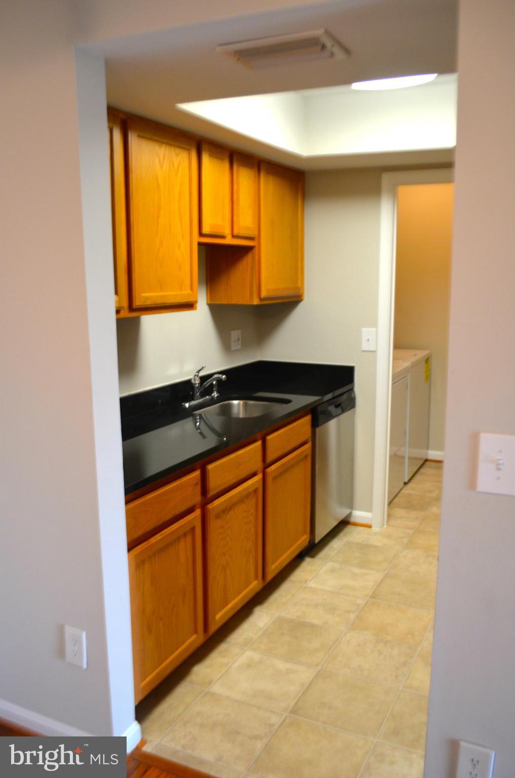 14905 Rydell Road, Unit 302 Centreville, VA 20121 - Photo 3 of 13 Kitchen