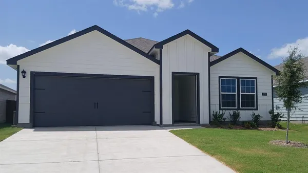 $267,990 | 220 Whispering Pnes Drive, Royse City, TX 75189