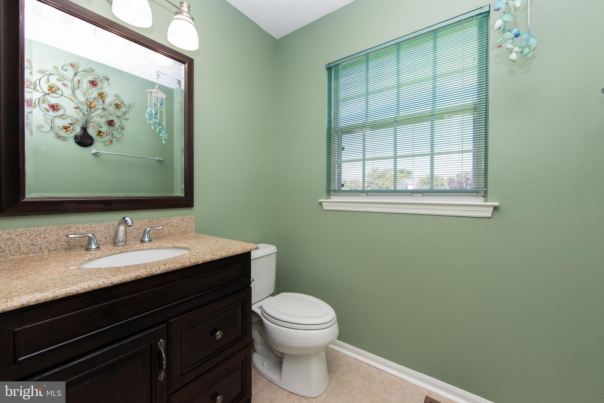 105 Juliet Road Morrisville, PA 19067 - Photo 23 of 50 1st floor powder room