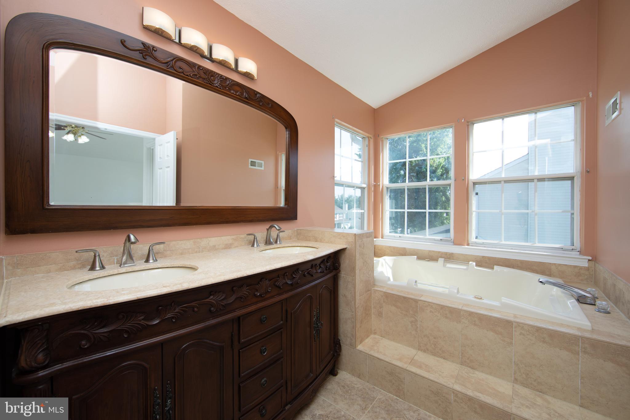 105 Juliet Road Morrisville, PA 19067 - Photo 29 of 50 Primary en-suite bath with spa tub