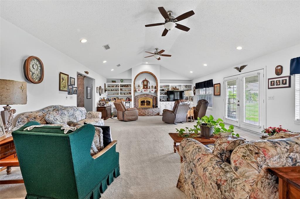 929 County Line Church Road Whitesboro, TX 76273 - Photo 16 of 38 a living room with furniture