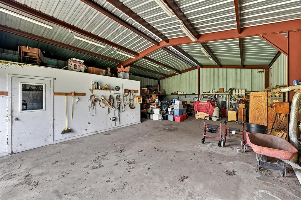 929 County Line Church Road Whitesboro, TX 76273 - Photo 35 of 38 a view of garage