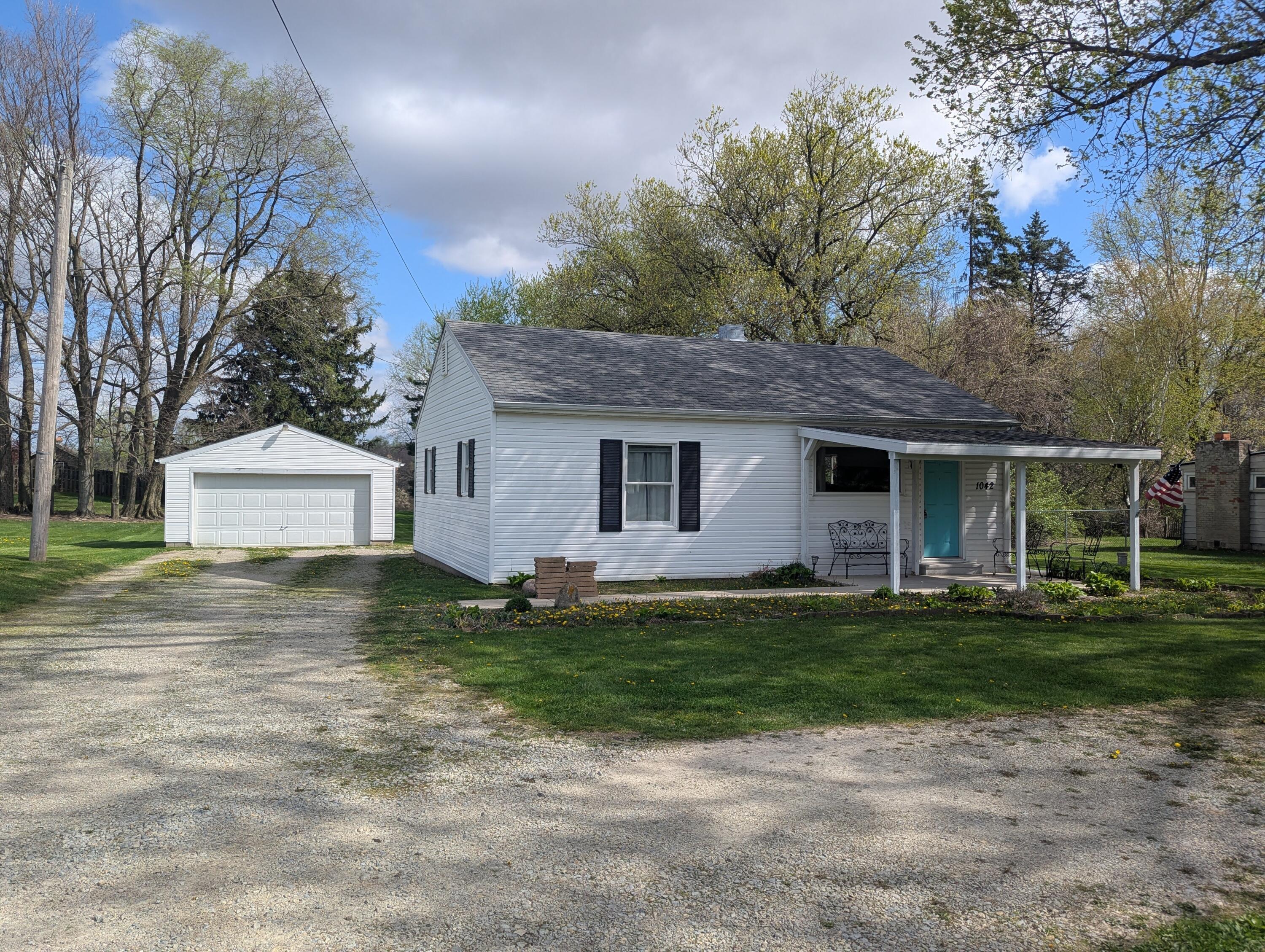 1042 Willow Road Springfield, OH 45502 - Photo 1 of 15 PXL_20260413_145704395.MP