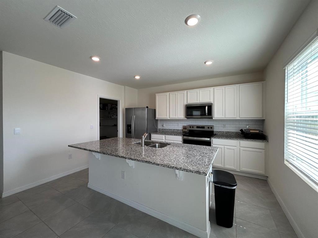 3841 Royal Azalea Way Sanford, FL 32773 - Photo 4 of 33