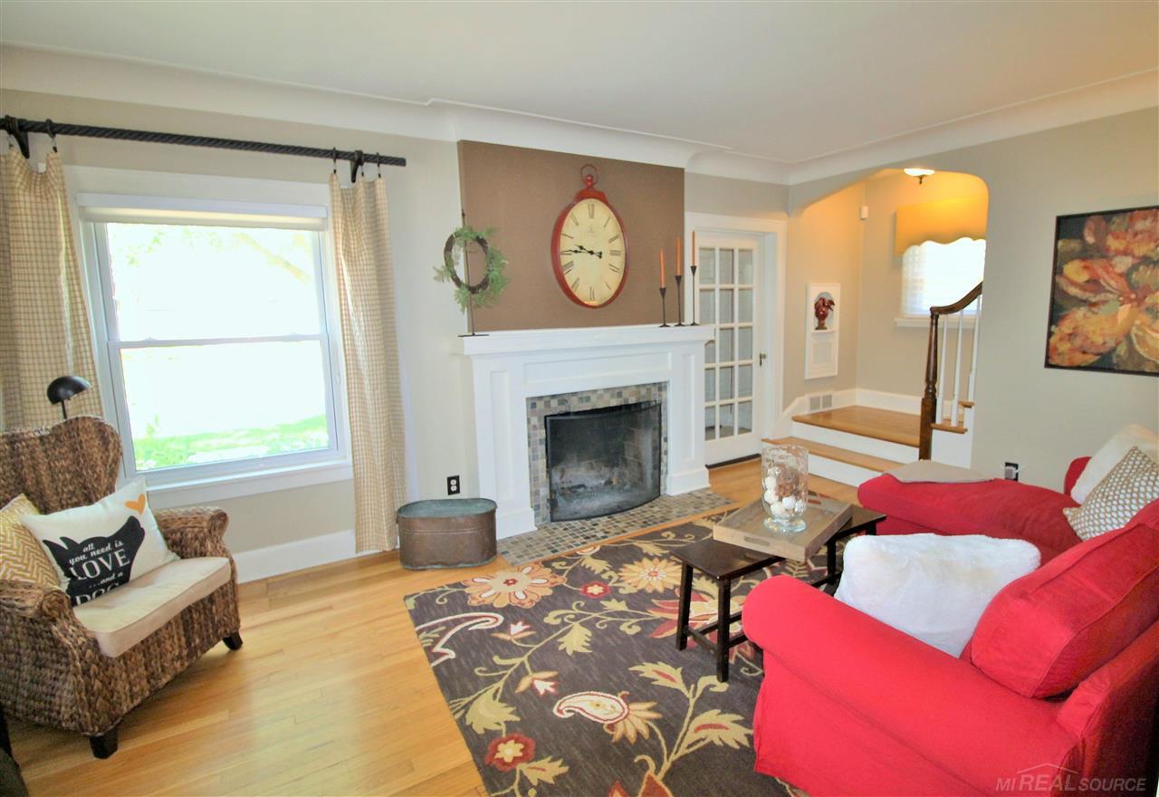 469 Touraine Road Grosse Pointe, MI 48236 - Photo 8 of 57 50078705-7.JPG
