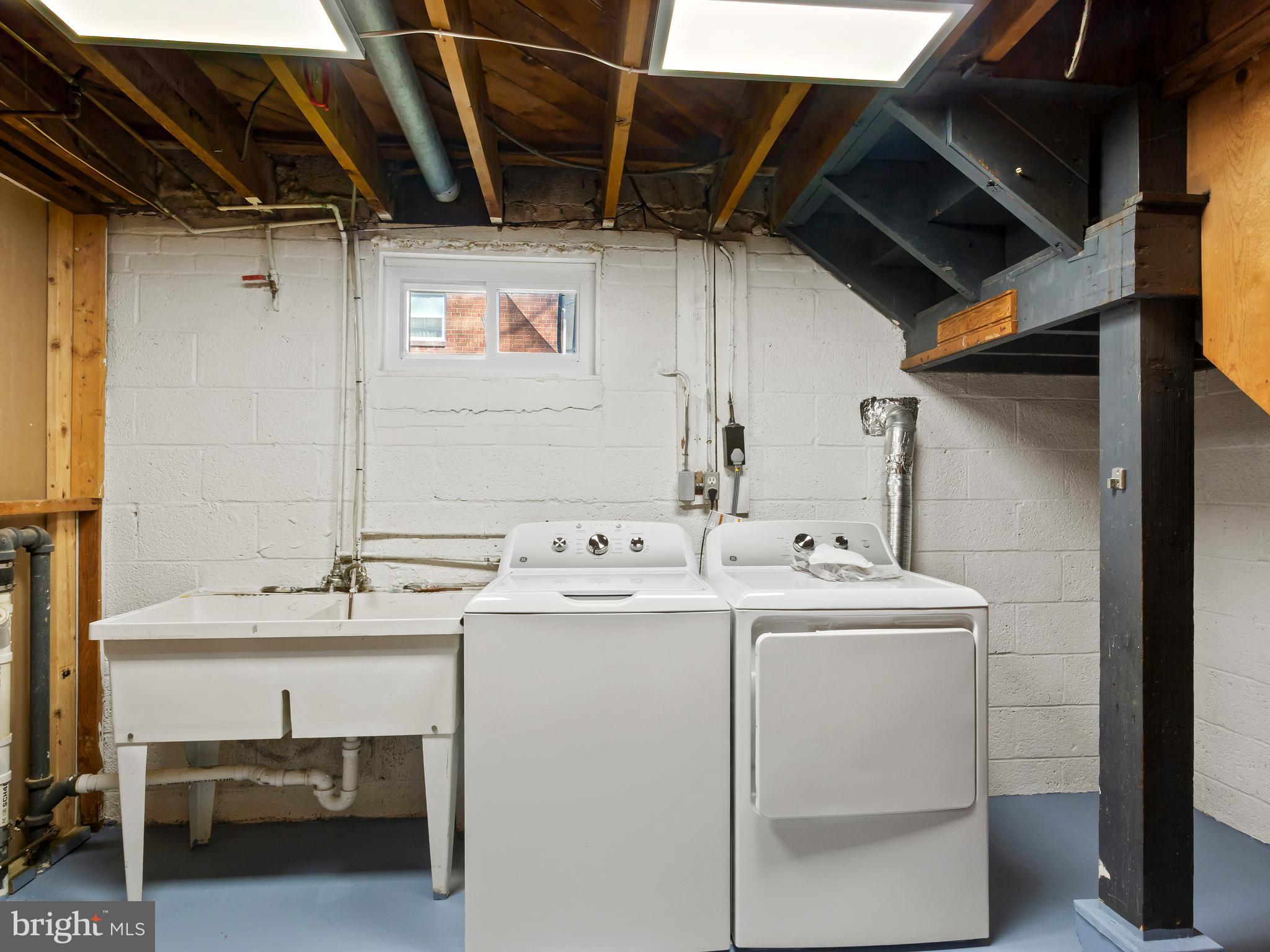 3405 Fredale Street Silver Spring, MD 20906 - Photo 28 of 34 a utility room with dryer and washer
