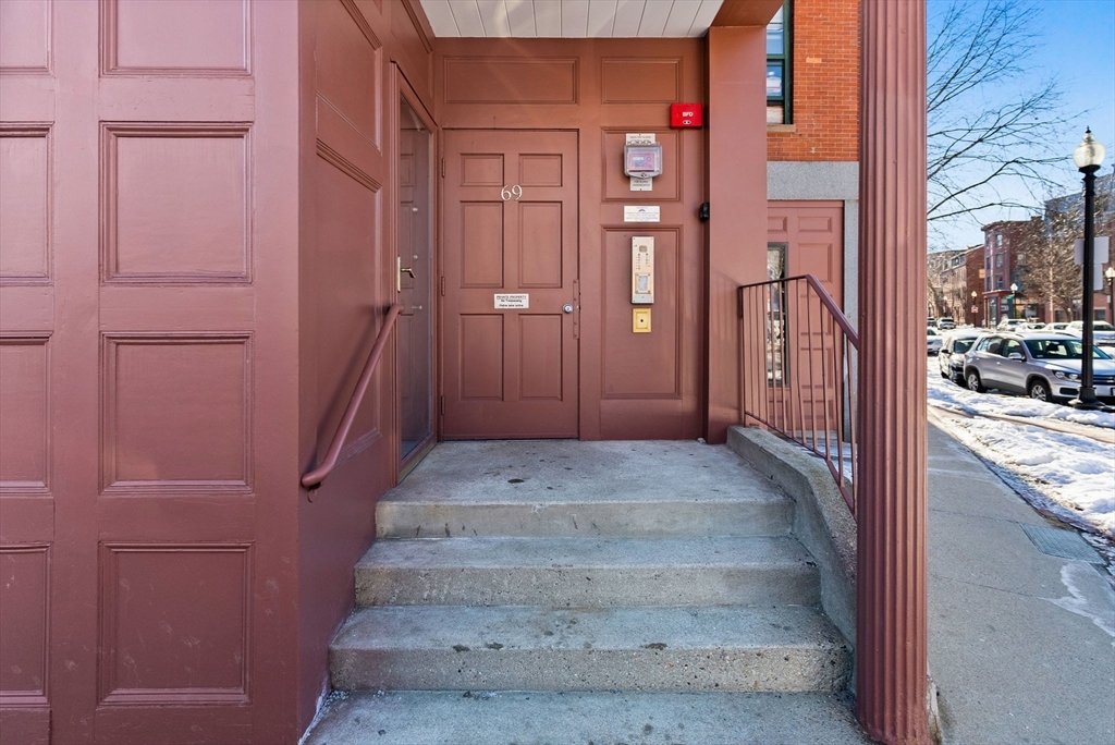 69 East Berkeley Street, Unit 5 Boston, MA 02118 - Photo 21 of 27 a view of front door of house