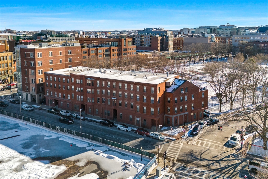 69 East Berkeley Street, Unit 5 Boston, MA 02118 - Photo 27 of 27 a view of a balcony with city view