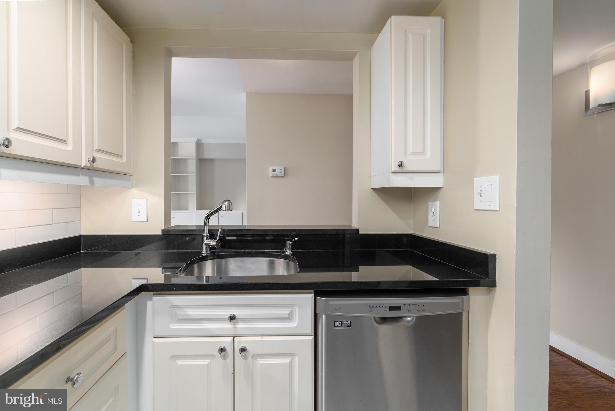 1727 R Street Northwest, Unit 302 Washington, DC 20009 - Photo 15 of 22 Kitchen