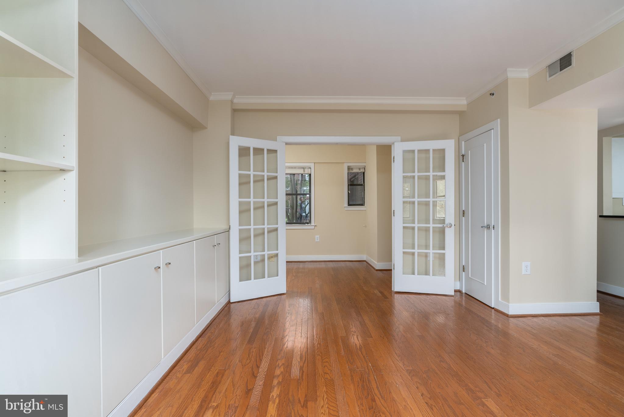 1727 R Street Northwest, Unit 302 Washington, DC 20009 - Photo 7 of 22 Living Room and Den