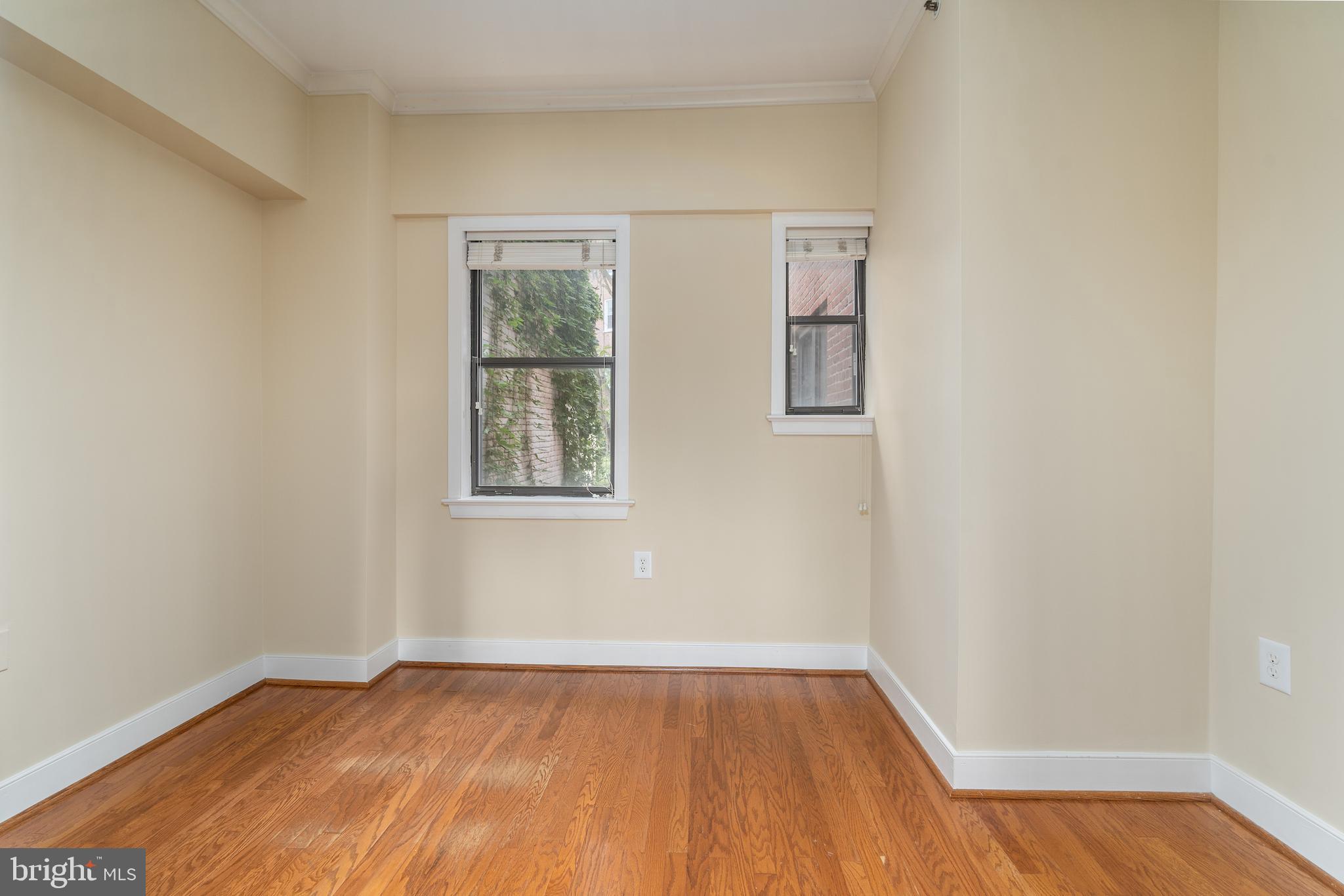1727 R Street Northwest, Unit 302 Washington, DC 20009 - Photo 8 of 22 Den/Office Space