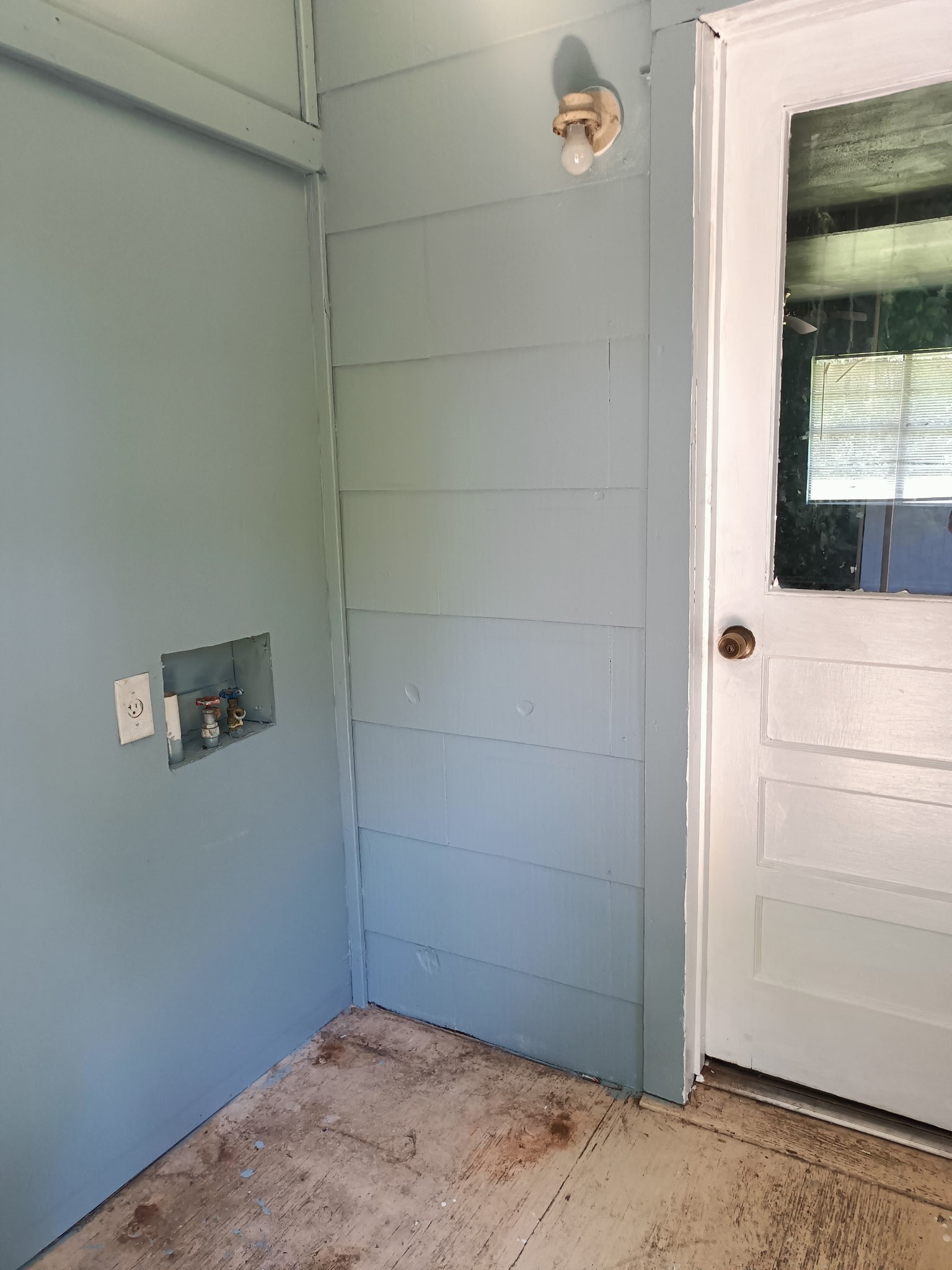 385 Jones Road New Waverly, TX 77358 - Photo 9 of 11 Laundry room