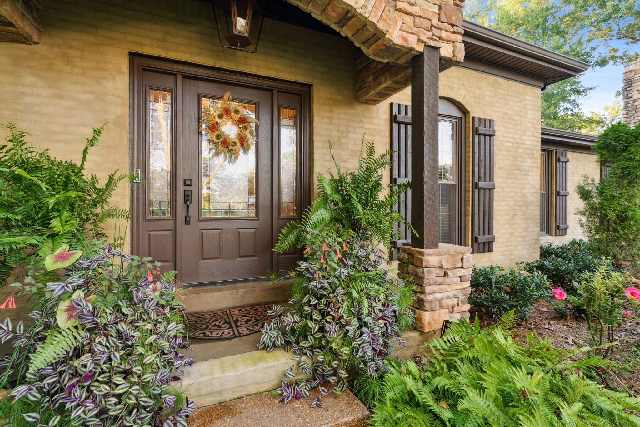 5224 Rustic Way Old Hickory, TN 37138 - Photo 4 of 56 front view of a house with a small yard