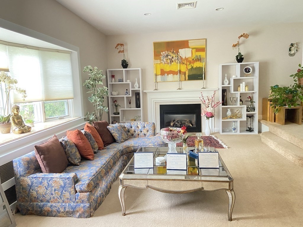 135 Rosalie Road Newton, MA 02459 - Photo 8 of 37