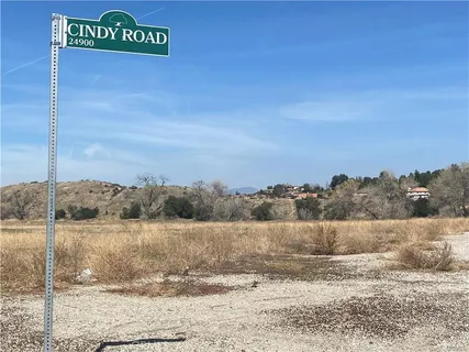 $450,000 | 24925 Cindy Road, Newhall, CA 91321