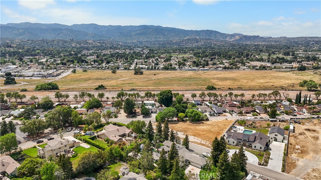 24925 Cindy Road Newhall, CA 91321 - Photo 8 of 19