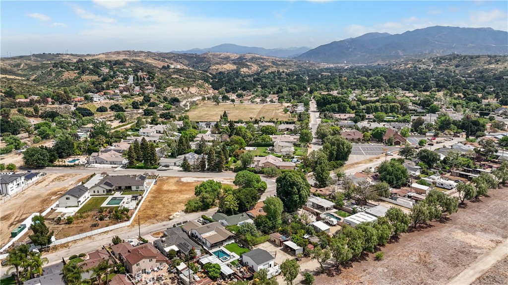 24925 Cindy Road Newhall, CA 91321 - Photo 9 of 19