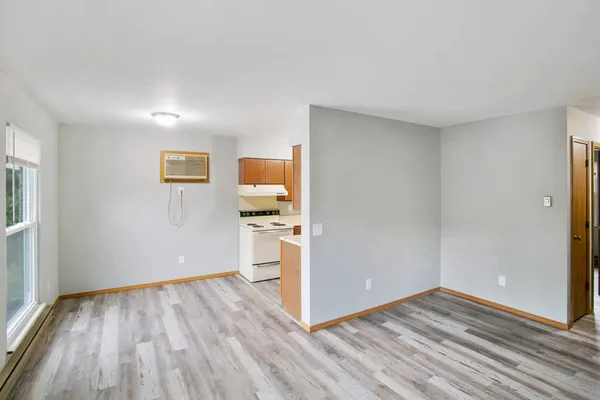 $1,100 | 405 East Reed Street, Unit 11, Braidwood, IL 60408