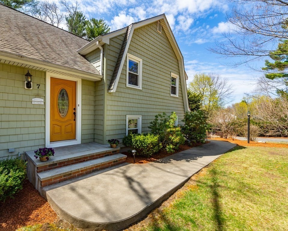 7 Keith Road Wayland, MA 01778 - Photo 1 of 32 Gallery Image 1