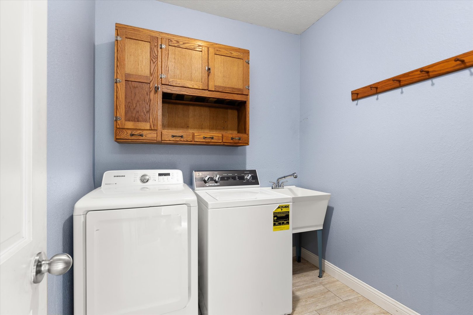 1 Arc Wenona, IL 61377 - Photo 20 of 52 a utility room with dryer and washer