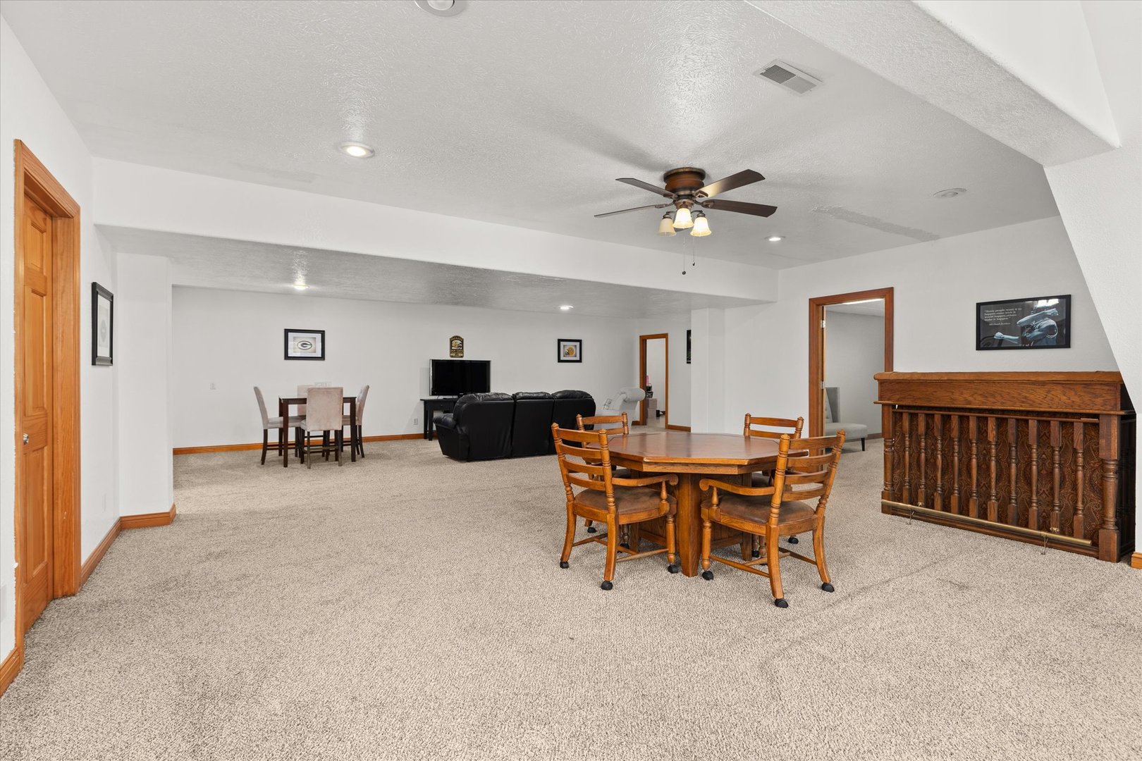 1 Arc Wenona, IL 61377 - Photo 32 of 52 a view of a livingroom with furniture and a workspace