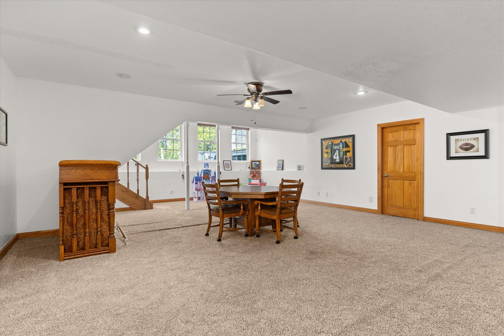 1 Arc Wenona, IL 61377 - Photo 33 of 52 a view of a dining room with furniture and a window