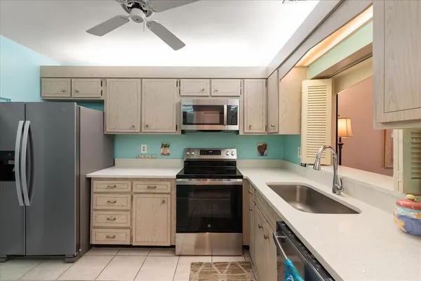 $1,850 | 100 Bluff View Drive, Unit 209B, Belleair Bluffs, FL 33770