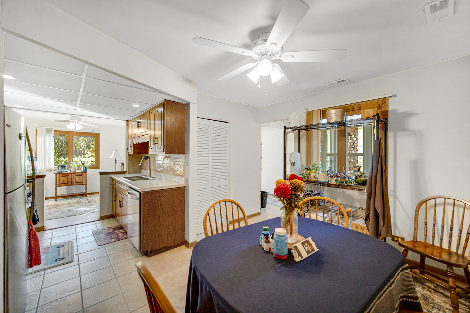 19159 Weber Road Mokena, IL 60448 - Photo 13 of 22 a dining room with furniture and wooden floor