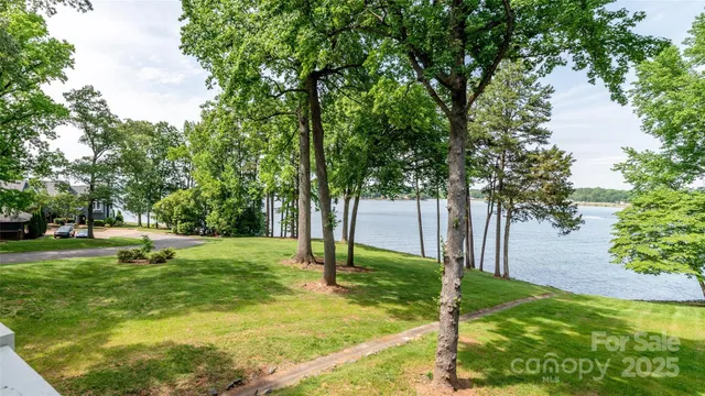$415,000 | 302 Northwest Drive, Davidson, NC 28036