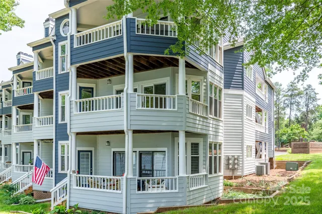 $415,000 | 302 Northwest Drive, Davidson, NC 28036