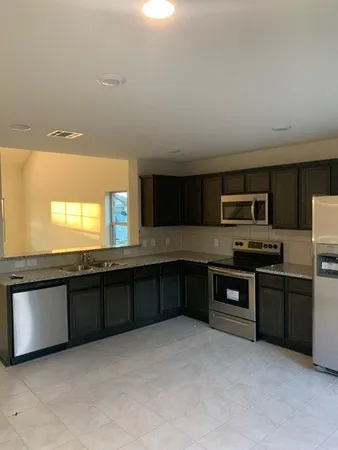 $2,350 | 1008 Emerald Drive, Princeton, TX 75407