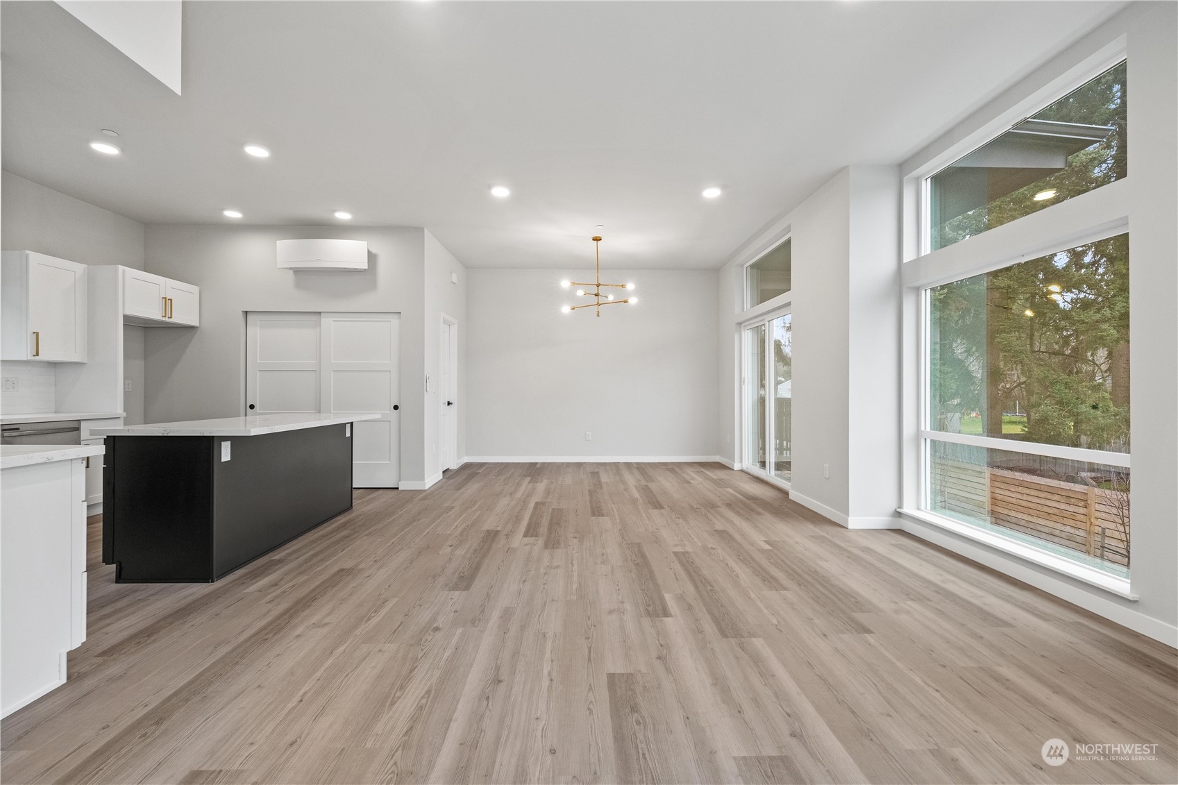 2804 Northeast 12th Street Renton, WA 98056 - Photo 5 of 30 Gallery Image 5