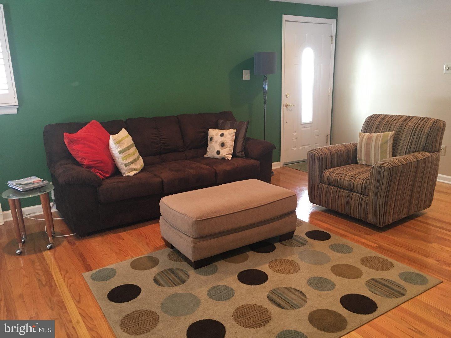 2824 Michael Road Philadelphia, PA 19152 - Photo 7 of 18 Living Room