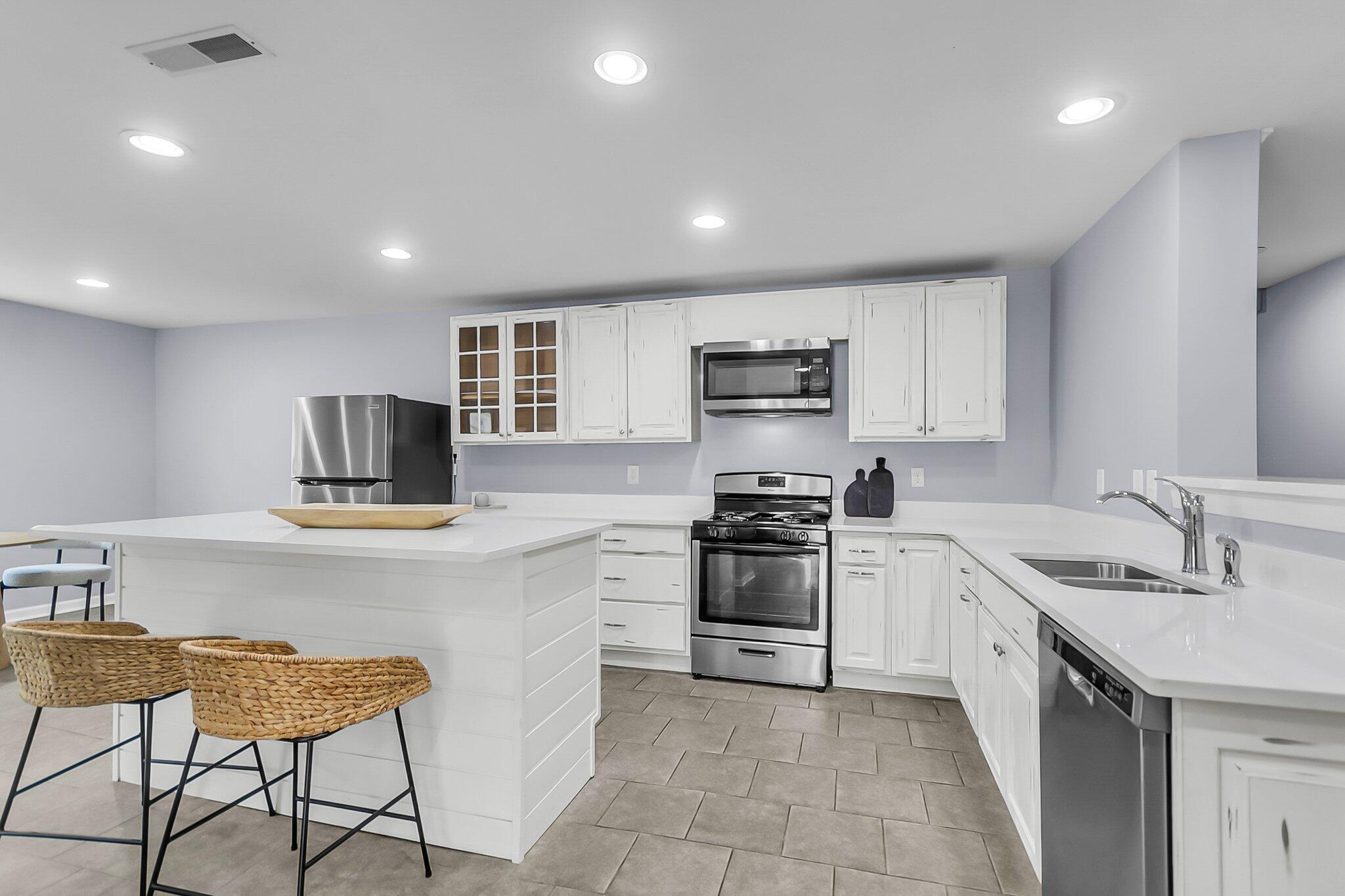 1723 River Front Drive Charleston, SC 29407 - Photo 10 of 30 Kitchen-3