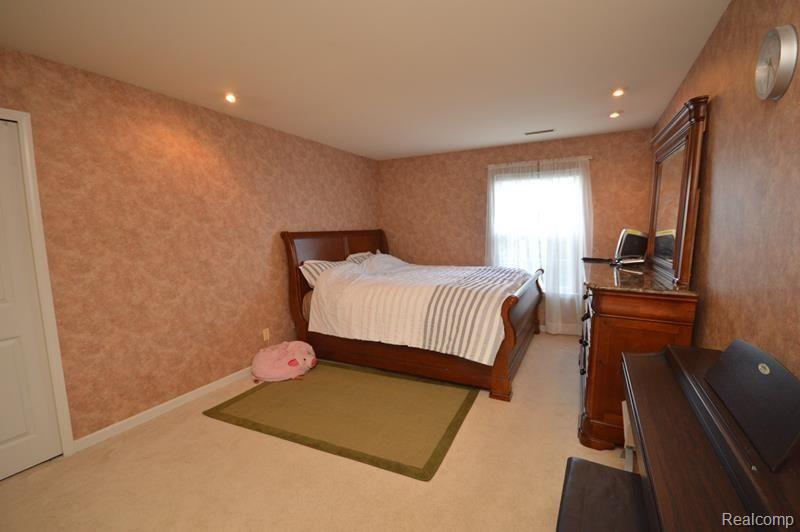 1635 Huntington Park, Unit F Rochester Hills, MI 48309 - Photo 10 of 11
