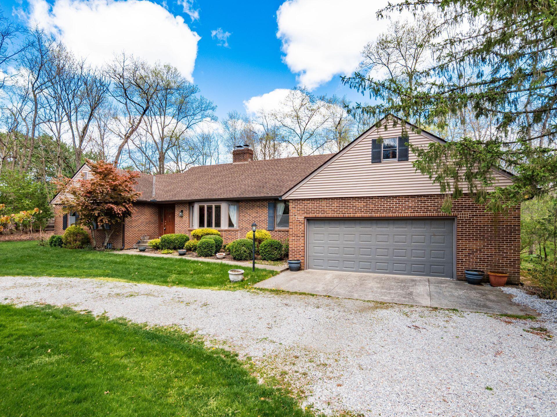 2434 Carriage Road Powell, OH 43065 - Photo 4 of 62