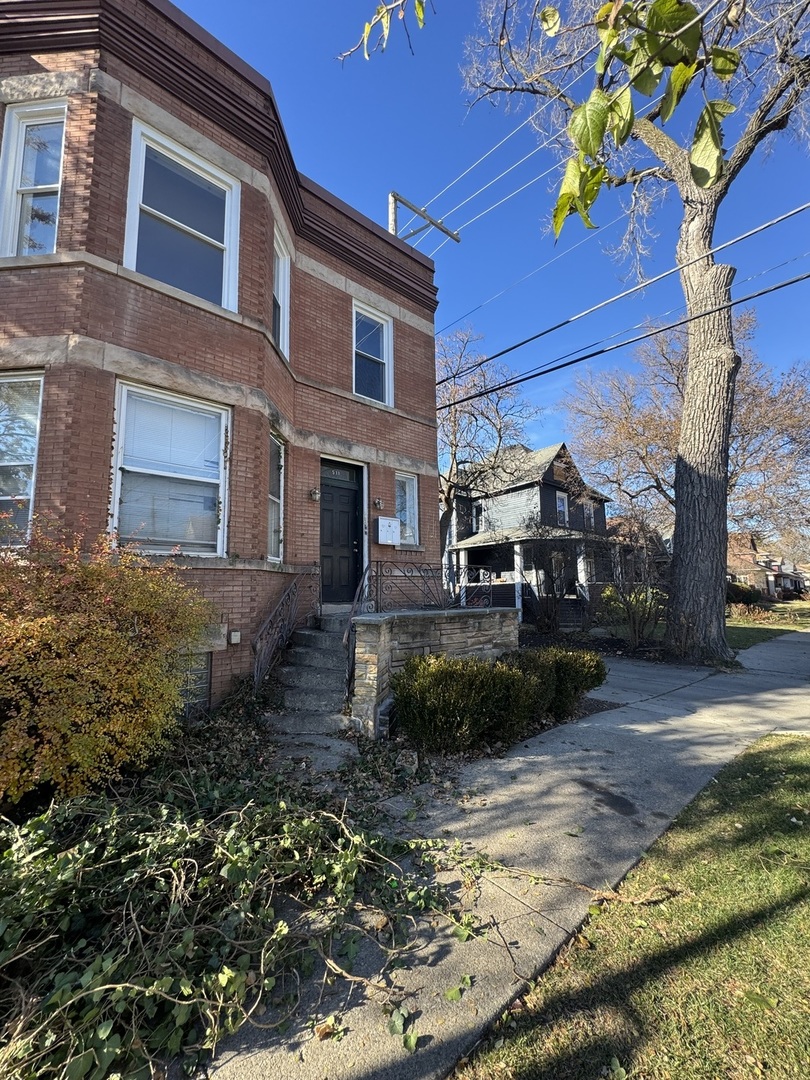 511 North Taylor Avenue, Unit 1F Oak Park, IL 60302 - Photo 3 of 14