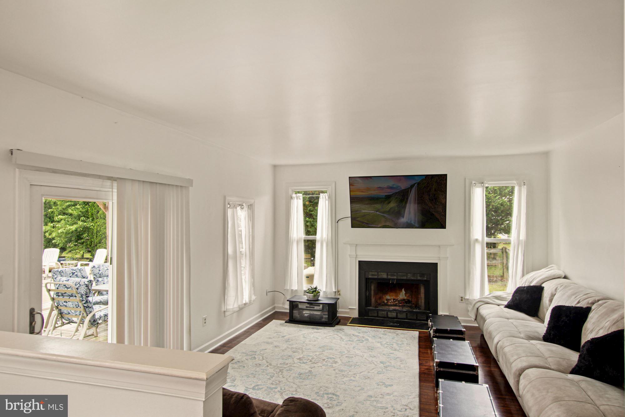 3213 Breckenridge Way Riva, MD 21140 - Photo 5 of 43 Living Room - Newer floors, windows & doors