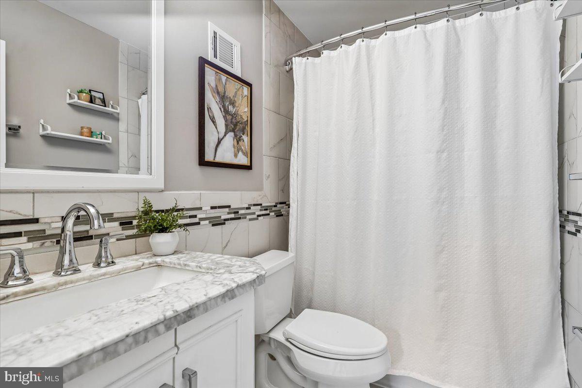 1851 Wainwright Drive Reston, VA 20190 - Photo 20 of 33 Gallery Image 20
