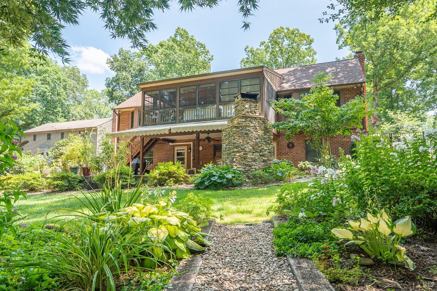 136 Guffey Terrace Lynchburg, VA 24502 - Photo 28 of 33 front view of a house with a yard
