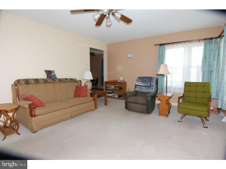 103 Tasker Avenue Reading, PA 19607 - Photo 3 of 23 Living Room