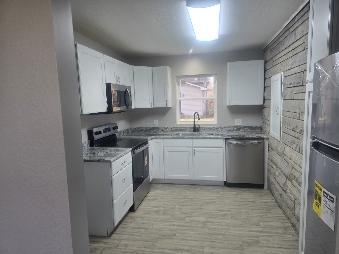 1505 West Ash Avenue Decatur, IL 62526 - Photo 11 of 27