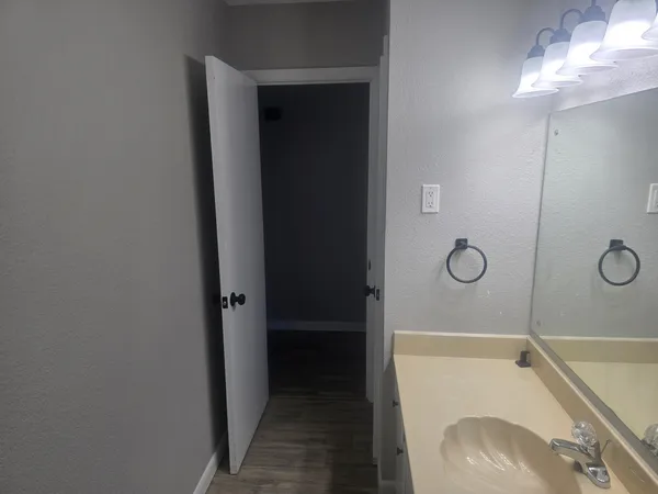 $187,500 | 1505 West Ash Avenue, Decatur, IL 62526