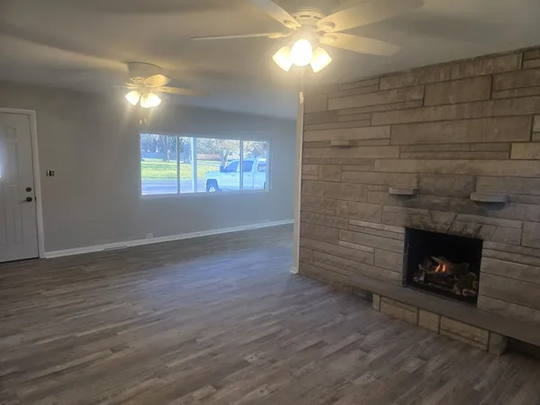 $179,900 | 1505 West Ash Avenue, Decatur, IL 62526