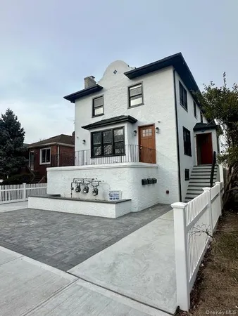 $4,200 | 361 East Olive Street, Long Beach, NY 11561